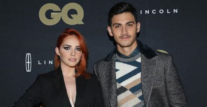 Alejandro Speitzer Girlfriend 2020 — Is He Dating Ester Expósito?