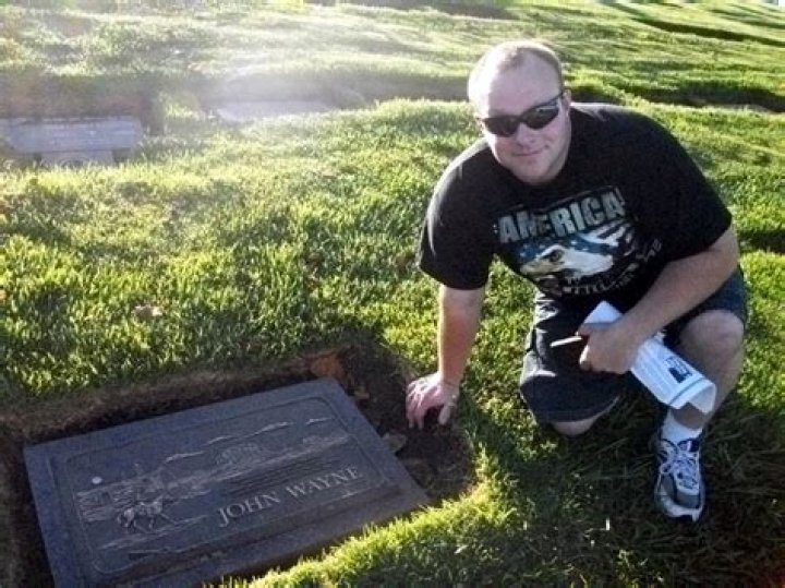 Celebrity Gravesites John Wayne