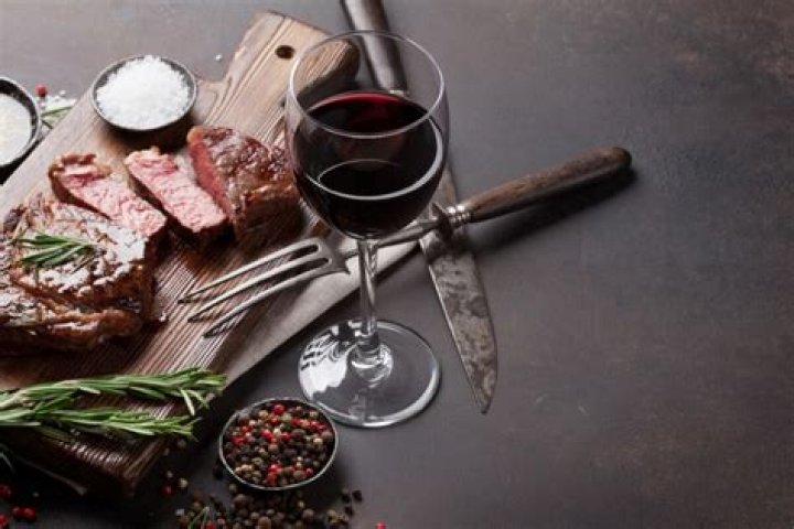 Como combinar vinho e churrasco dicas para n&atilde;o errar