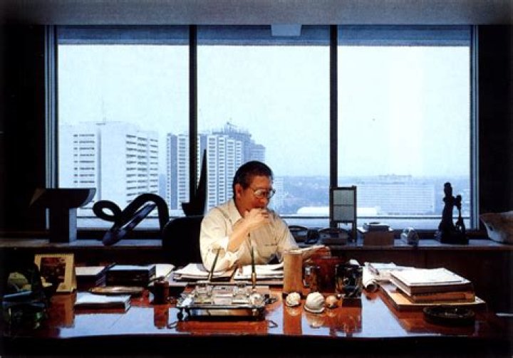 Exploring His 1990 Net Worth