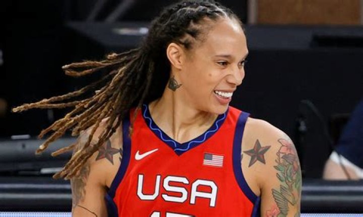 How Brittney Griner looks like as a kid (Photos)