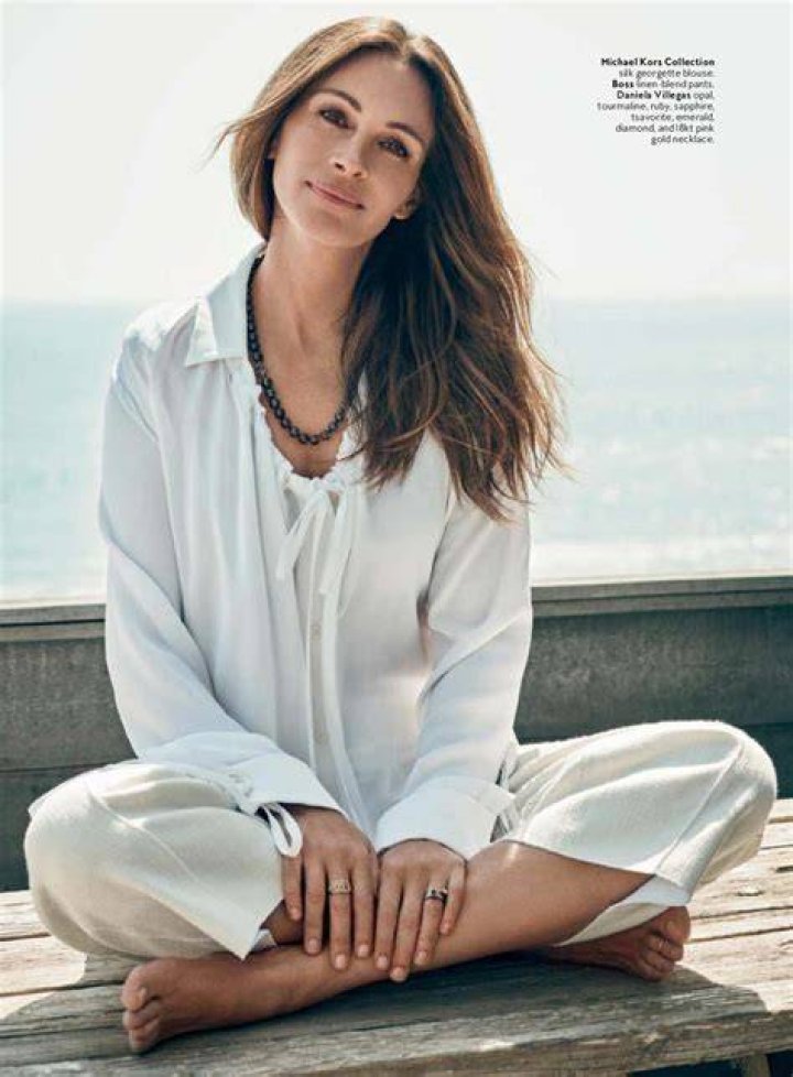 Image result for julia roberts young Julia Roberts, Pta Moms, Mom Frame