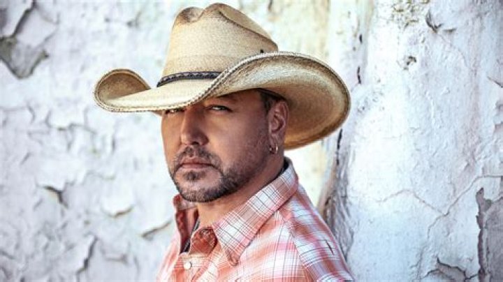 Jason Aldean Sticks Up for Blue Collar America &lsquo;Don&rsquo;t Talk Down About
