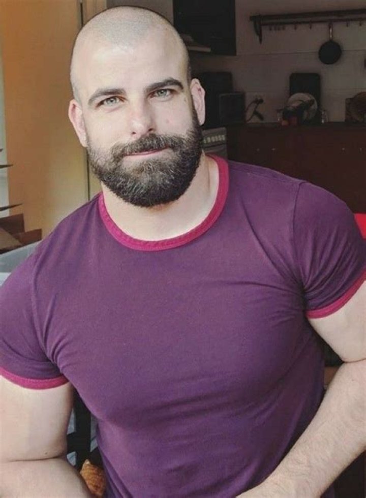 Pin by Mauro Luercio on Ursos Hairy muscle men, Hairy men, Hairy