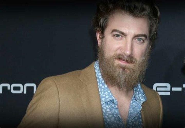 Rhett McLaughlin Películas, Edad y Bio