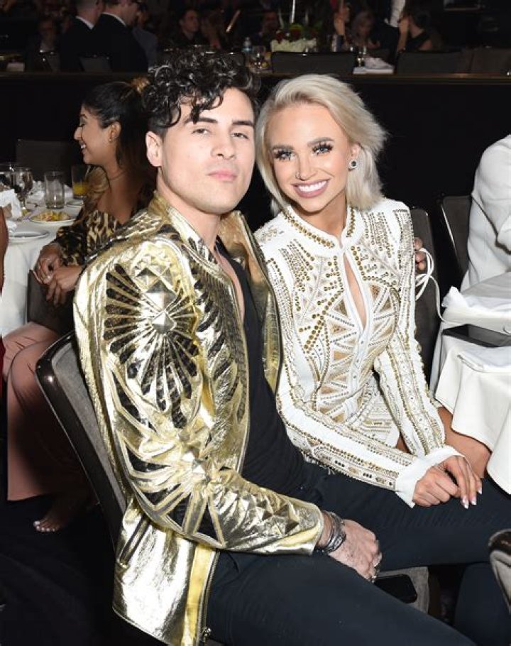 Robert Sheehan's Partner In 2024