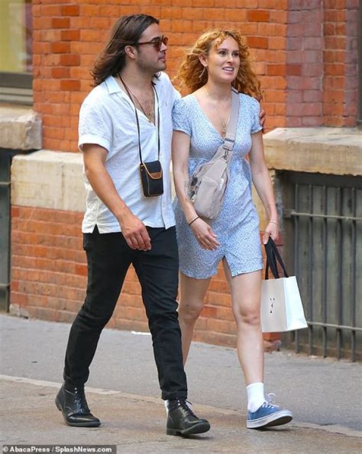 Rumer Willis and her boyfriend Micah Alberti out shopping together in