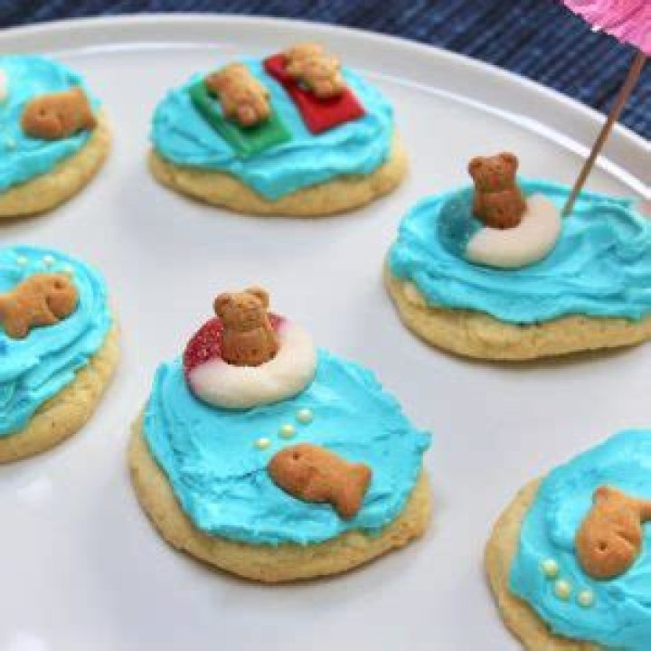 Summer Beach Bear Cookies epicuricloud (Tina Verrelli)